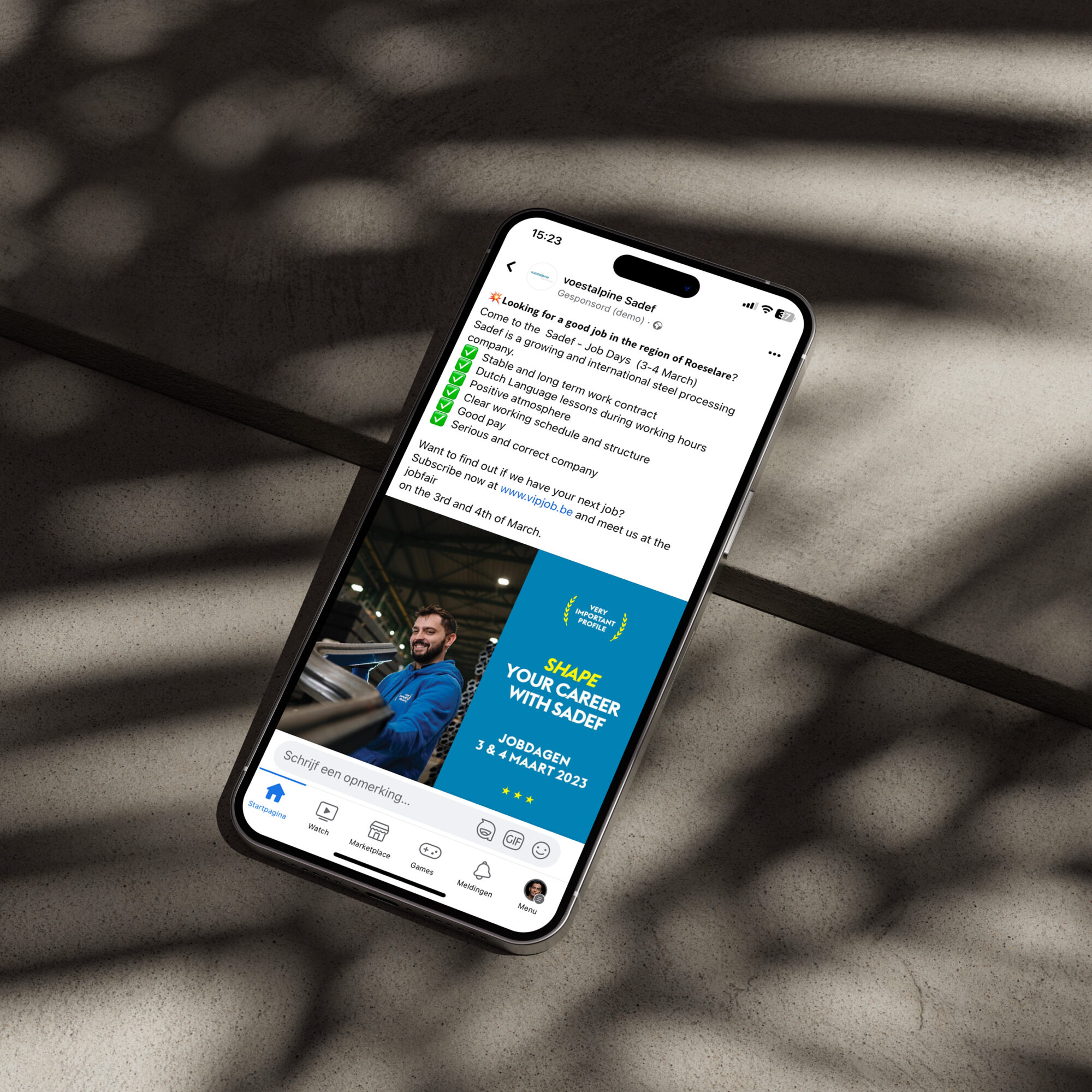 Mockup sociale media op smartphone Sadef